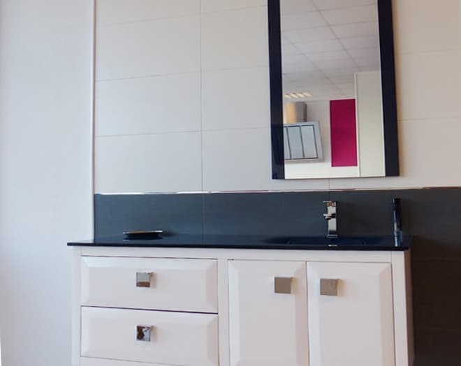 Mueble de baño a medida fabricado por Muebles Ricoy en Noia (15)