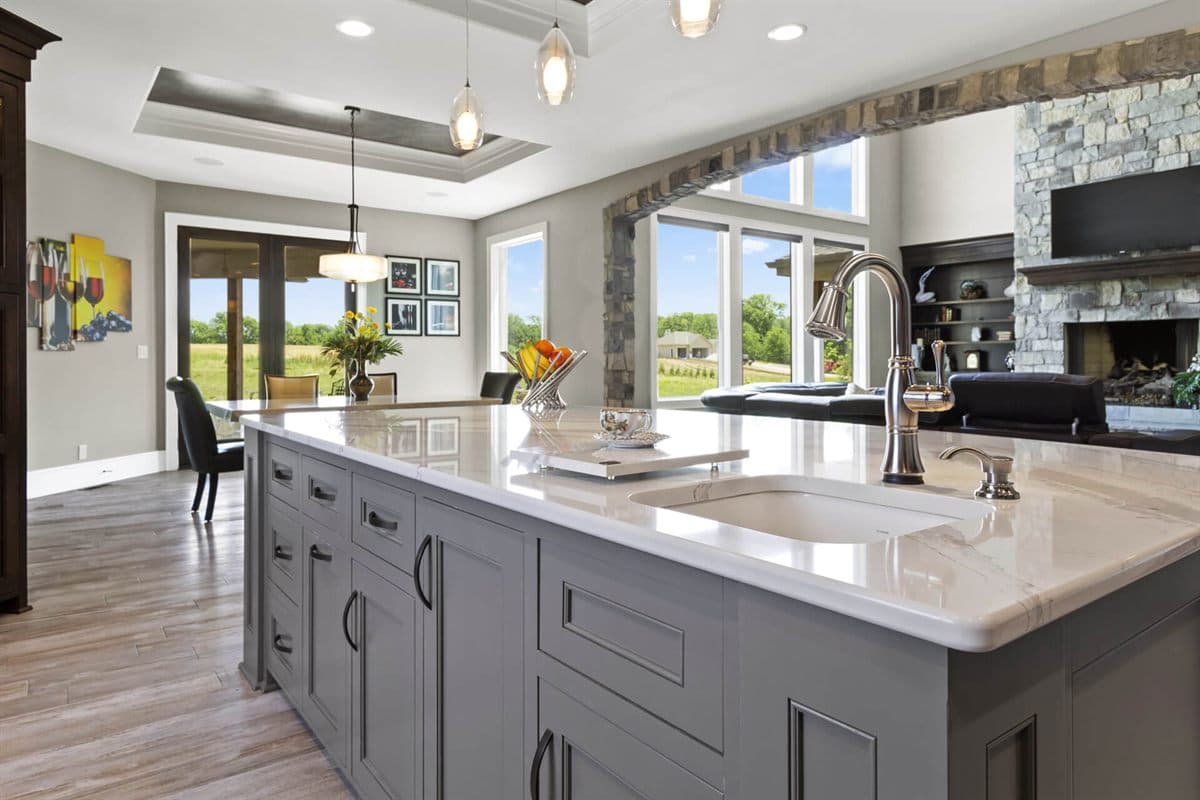 Cocina a medida fabricada por Muebles Ricoy en Noia