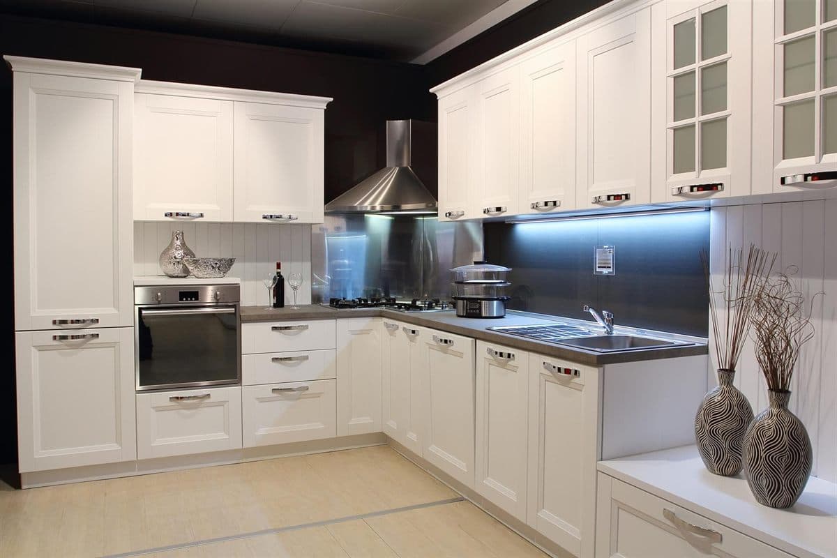 Cocina a medida fabricada por Muebles Ricoy en Noia