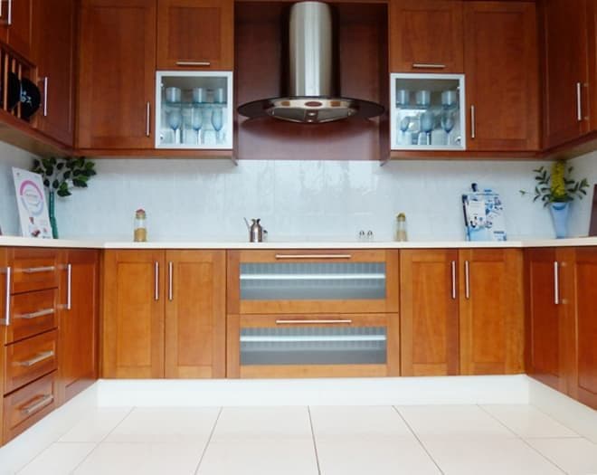 Cocina a medida fabricada por Muebles Ricoy en Noia