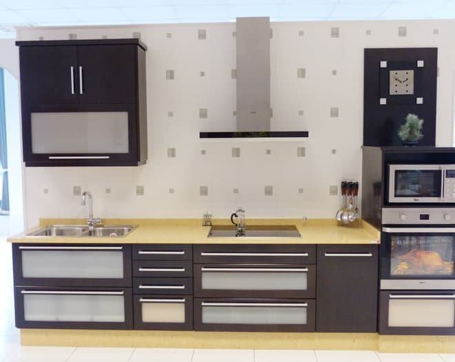 Cocina a medida fabricada por Muebles Ricoy en Noia