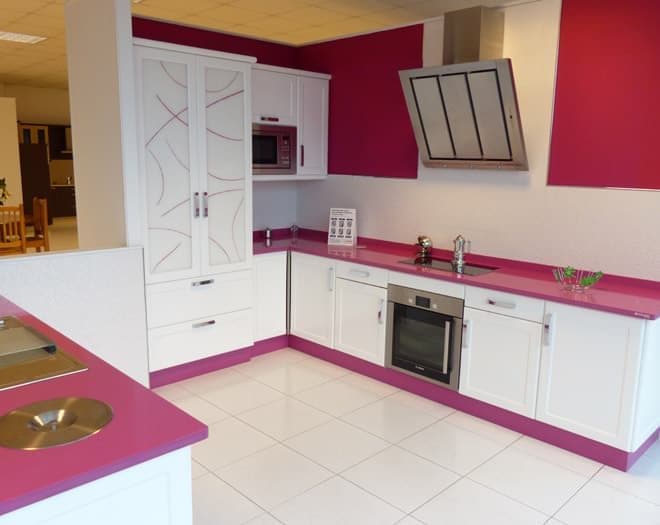 Cocina a medida fabricada por Muebles Ricoy en Noia