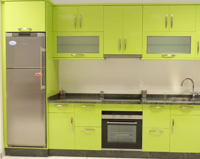 Cocina a medida fabricada por Muebles Ricoy en Noia