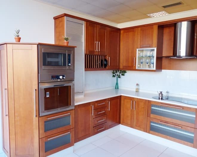 Cocina a medida fabricada por Muebles Ricoy en Noia