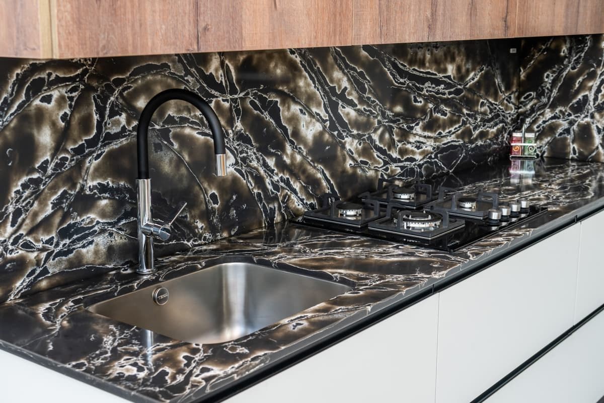 Cocina a medida fabricada por Muebles Ricoy en Noia