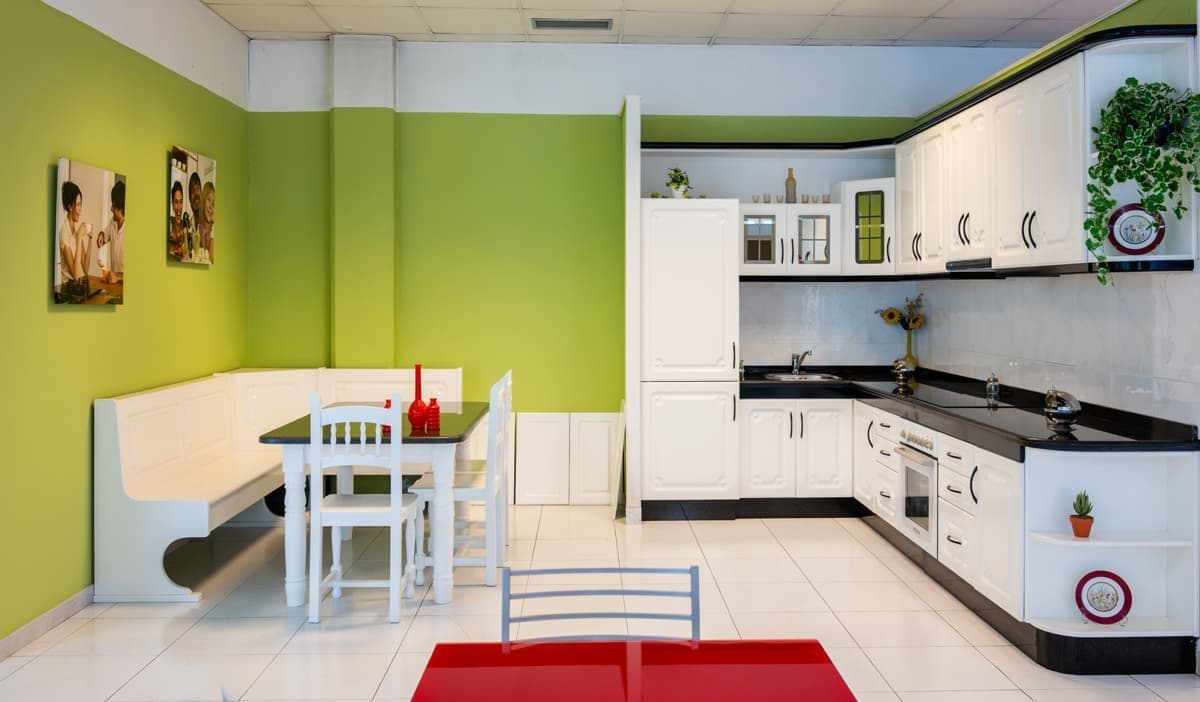 Cocina a medida fabricada por Muebles Ricoy en Noia